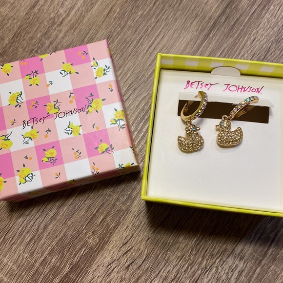 HOST PICK Betsey Johnson Earrings Hoops with Ducks and rhinestones NWT - Picture 6 of 6